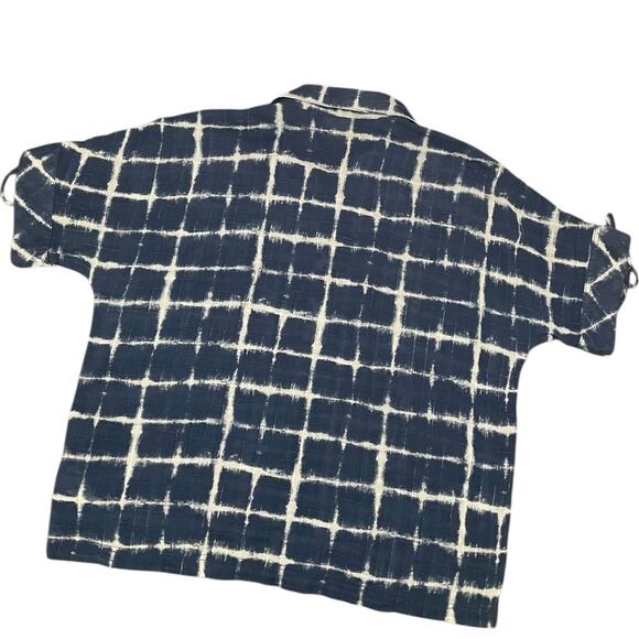 Columbia Women’s Blue and White Button Down Shirt Size Large EUC - Picture 2 of 8